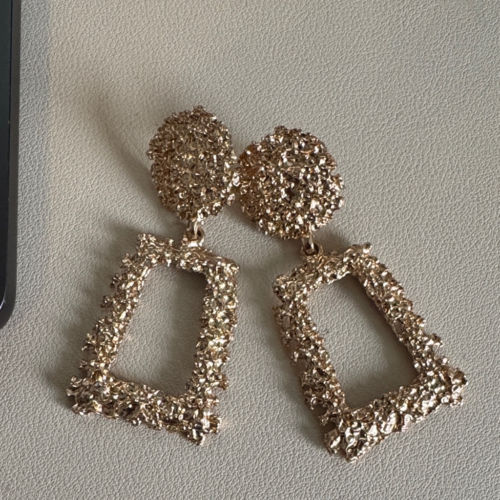 Missguided Gold Textured Drop Earrings 10$